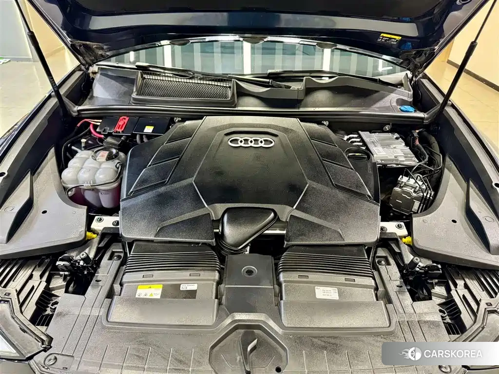 Audi Q8 2024 Синий из Китая, фото 6