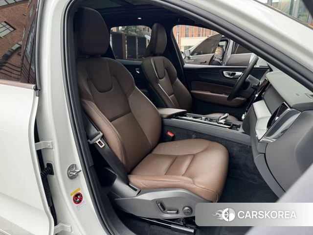 Volvo XC60 2023 Белый из Китая, фото 6