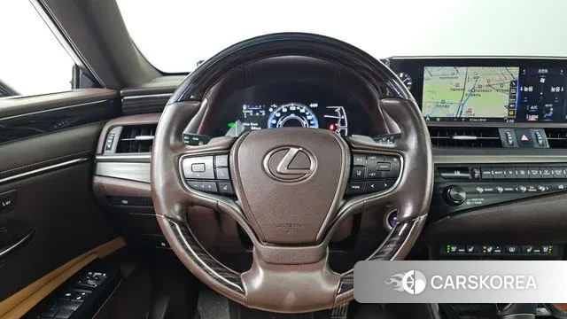 Lexus ES300h 7th generation 2020 Серебряный из Кореи, фото 6