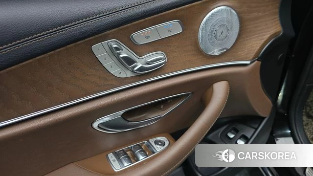 Mercedes-Benz E-Class W213 2021 Черный из Кореи, фото 6