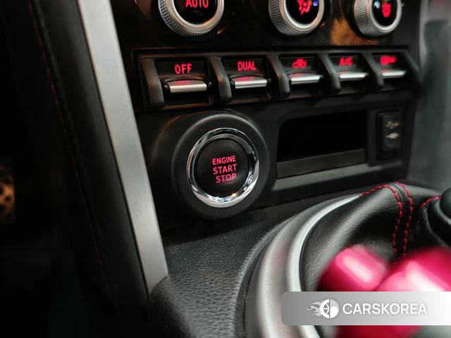Subaru BRZ 2019 Белый из Китая, фото 6