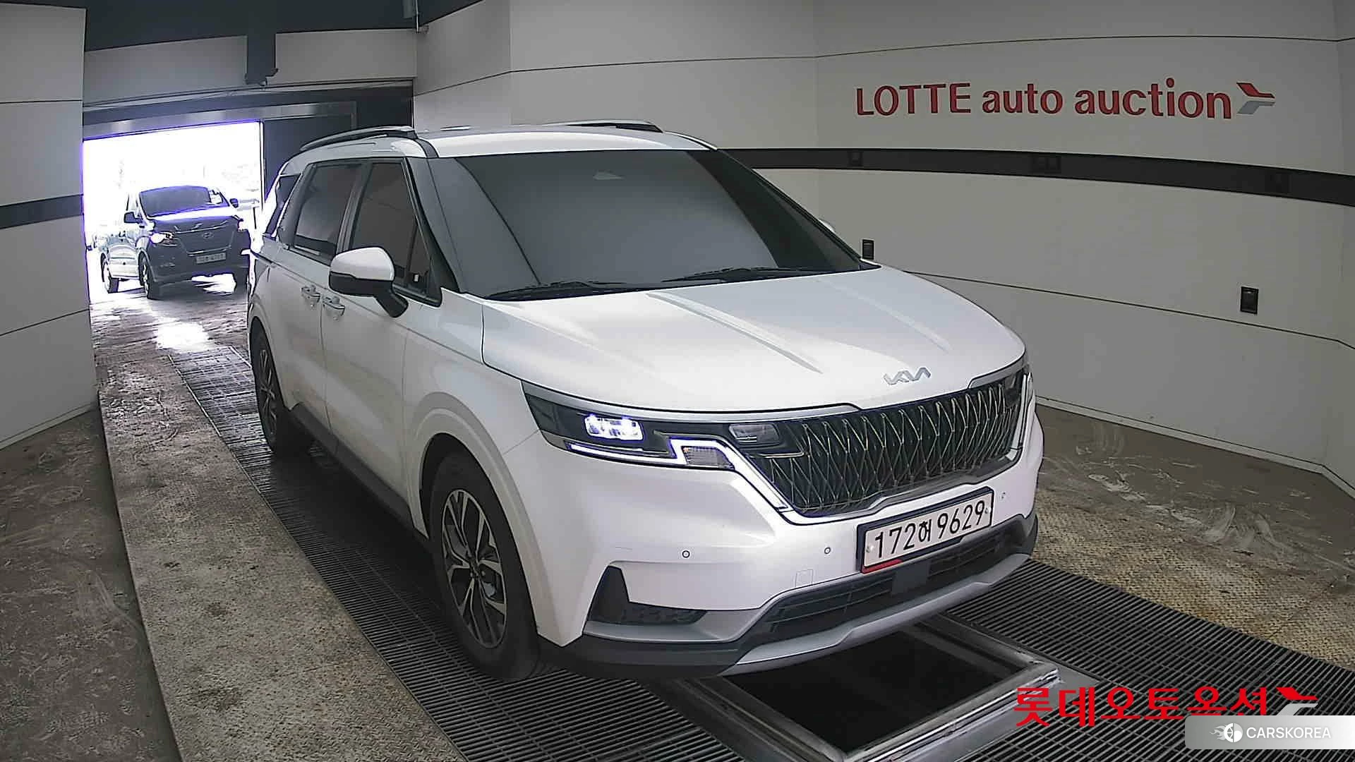 Kia Carnival 2023 Snow White Pearl (optional) из Кореи, фото 6