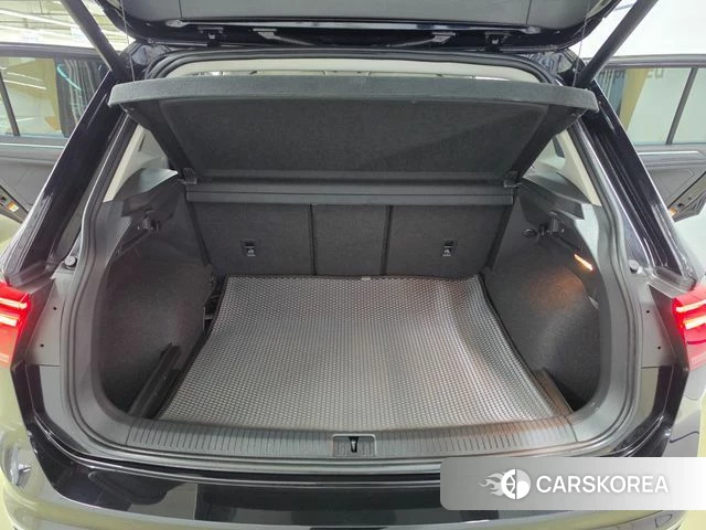 Volkswagen Tiguan second Generation 2021 Черный из Кореи, фото 6