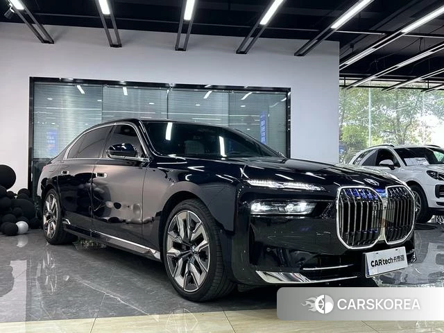BMW 7 series 2023 Черный из Китая, фото 6