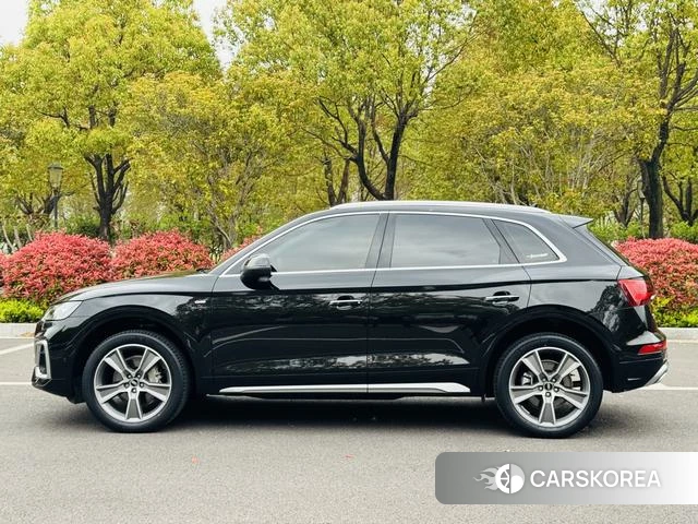 Audi Q5L 2022 Черный из Китая, фото 6