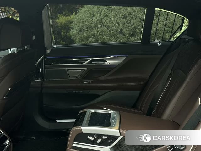 BMW 7 series 2021 Черный из Китая, фото 6