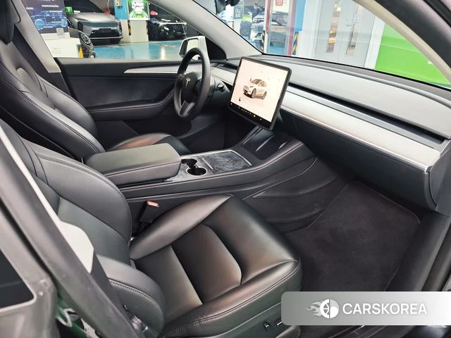 Tesla Model Y 2024 Темно-серый из Китая, фото 6