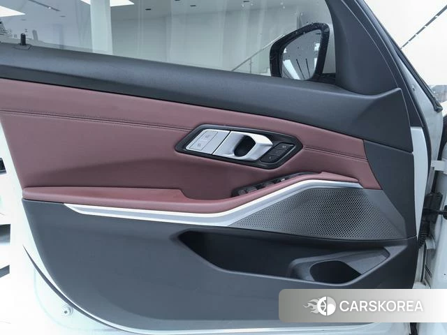 BMW 3 series 2022 Белый из Китая, фото 6