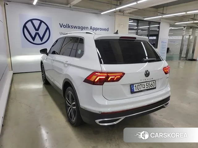 Volkswagen Tiguan second Generation 2021 Белый из Кореи, фото 6