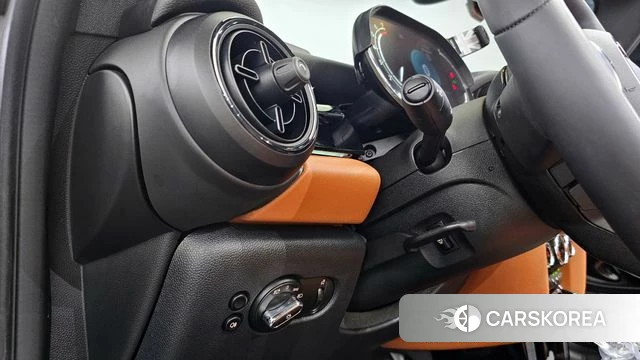 Mini Cooper S Convertible 2023 Серебристо-серый из Кореи, фото 6