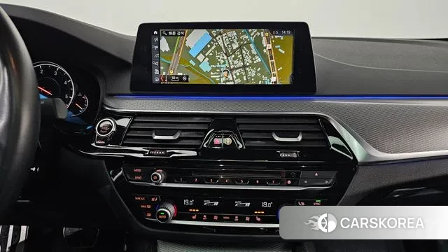 BMW 5 Series (G30) 2018 Белый из Кореи, фото 6