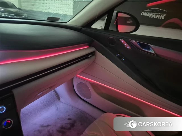 Genesis G80 (RG3) 2024 Жемчужный цвет из Кореи, фото 6