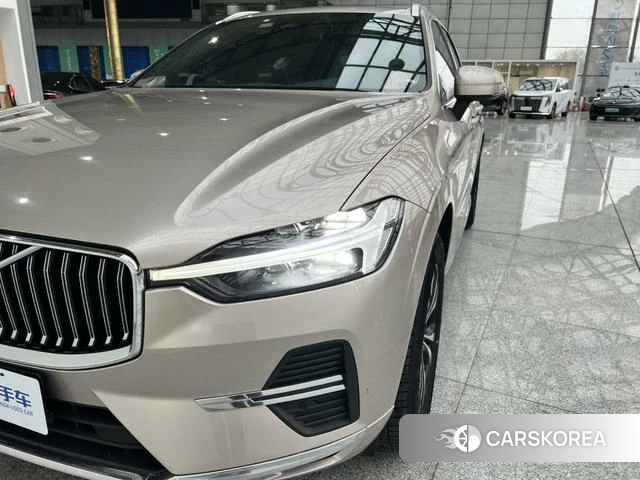 Volvo XC60 2023 Серебристо-серый из Китая, фото 6