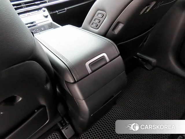 Hyundai Santa Fe (MX5) 2024 Белый из Кореи, фото 6