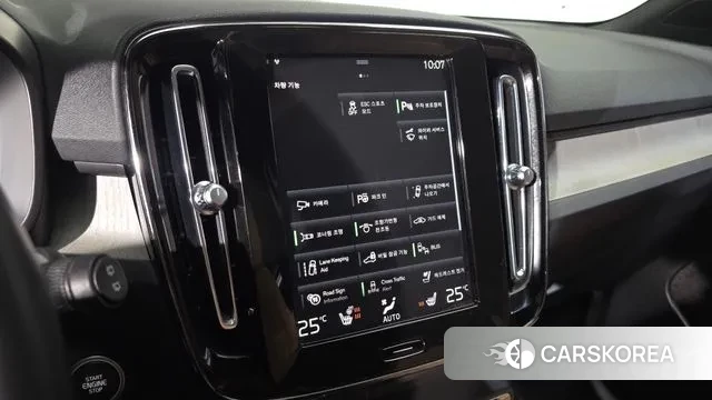 Volvo XC40 2022 Черный из Кореи, фото 6