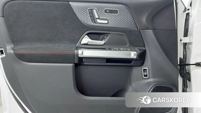 Mercedes-Benz EQB X243 2024 Белый из Кореи, фото 6