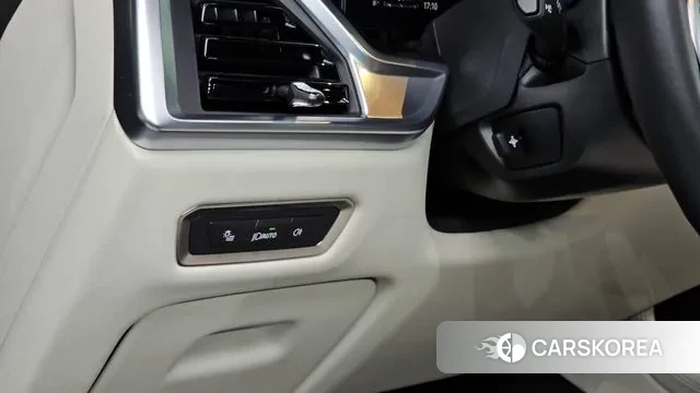 BMW X7 (G07) 2024 Черный из Кореи, фото 6