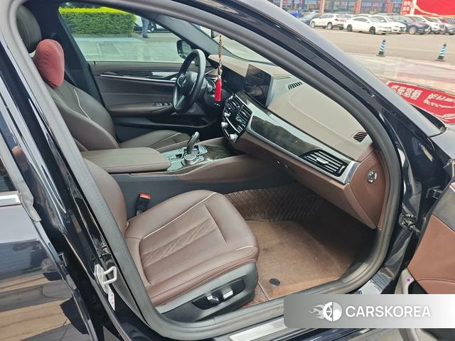 BMW 5 series 2022 Черный из Китая, фото 6
