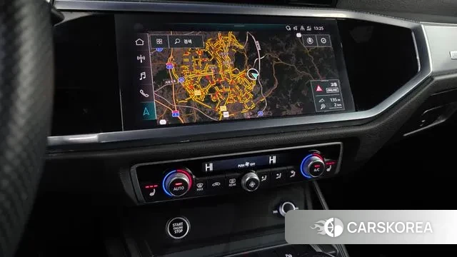 Audi Q3 (F3) 2022 Белый из Кореи, фото 6