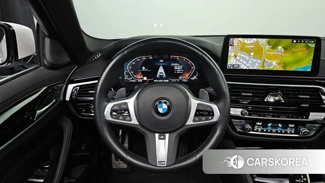 BMW 5 Series (G30) 2023 Белый из Кореи, фото 6