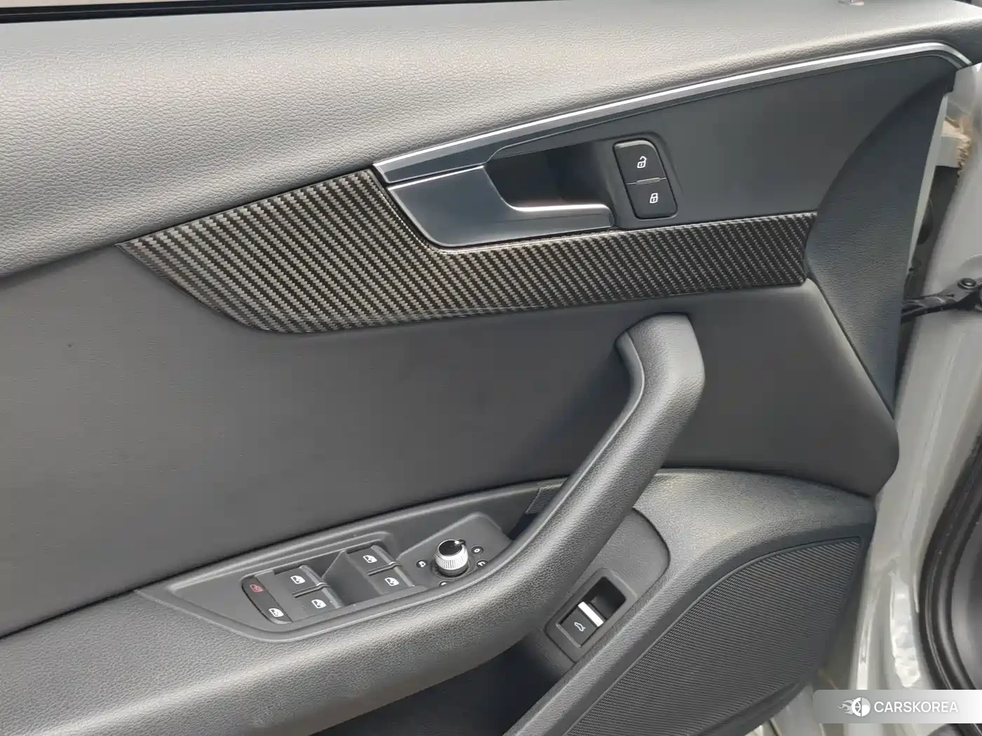 Audi A4L 2022 Silver/gray из Китая, фото 6