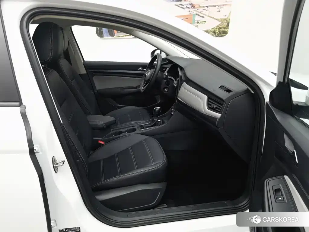 Volkswagen Bora 2024 Белый из Китая, фото 6