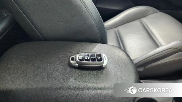 Hyundai Veloster (JS) 2021 Черный из Кореи, фото 6