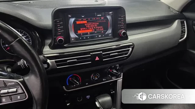 Kia Seltos 2021 Белый из Кореи, фото 6