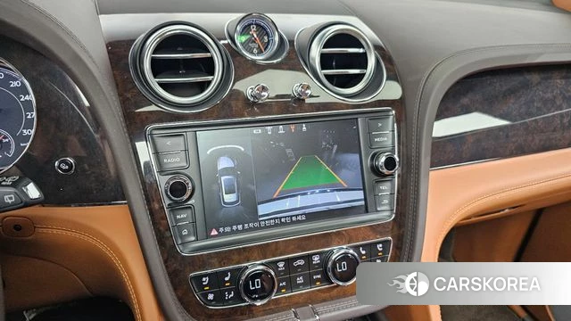 Bentley Bentayga 2019 Белый из Кореи, фото 6