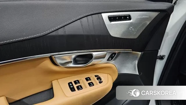 Volvo XC90 second Generation 2024 Белый из Кореи, фото 6