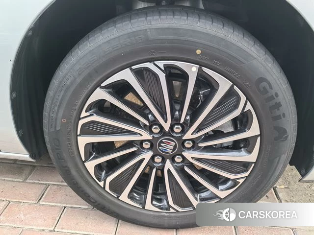 Buick GL8 PHEV 2025 Серебристо-серый из Китая, фото 6