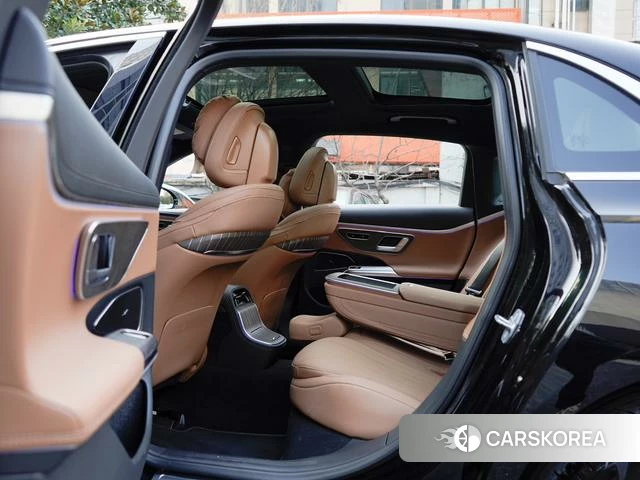Mercedes-Benz E-class PHEV 2024 Черный из Китая, фото 6