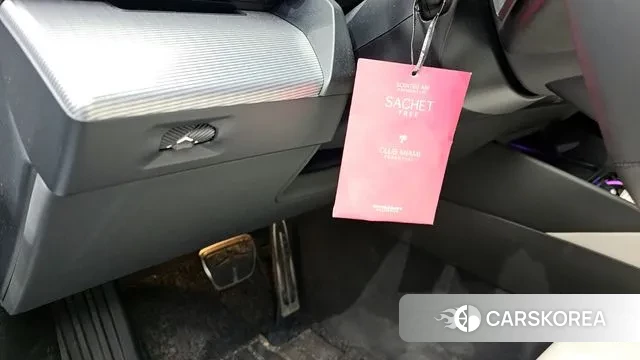 BMW 5 Series (G60) 2025 Серебряный из Кореи, фото 6