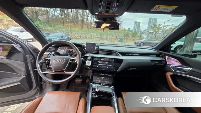 Audi e-Tron 2020 Серый из Кореи, фото 6