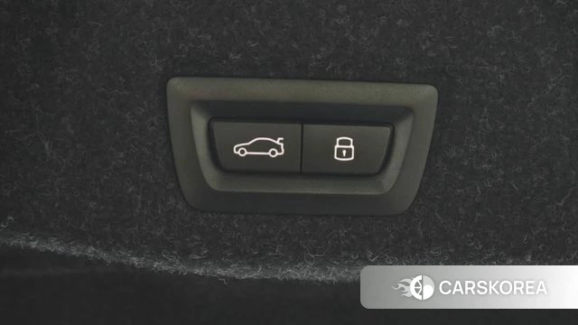 BMW 5 Series (G60) 2025 Светло-серебряный цвет из Кореи, фото 6