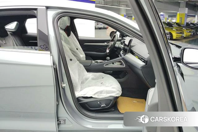 Geely Automobile Xingrui 2026 Темно-серый из Китая, фото 6