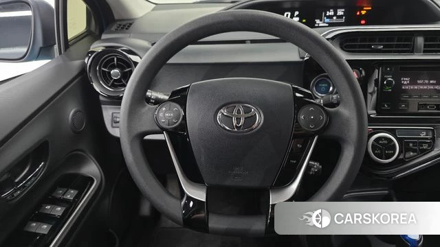 Toyota Prius C 2018 Небесно-голубой из Кореи, фото 6