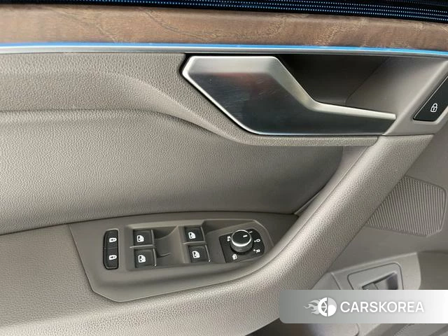 Volkswagen Touareg 2021 Черный из Китая, фото 6