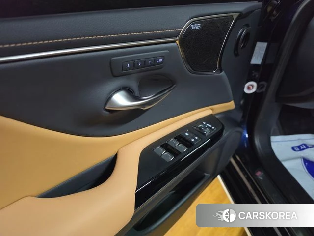 Lexus ES300h 7th generation 2025 Синий из Кореи, фото 6