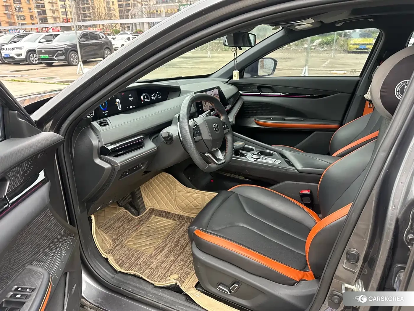 Chang'an UNI-V 2023 Silver/gray из Китая, фото 6
