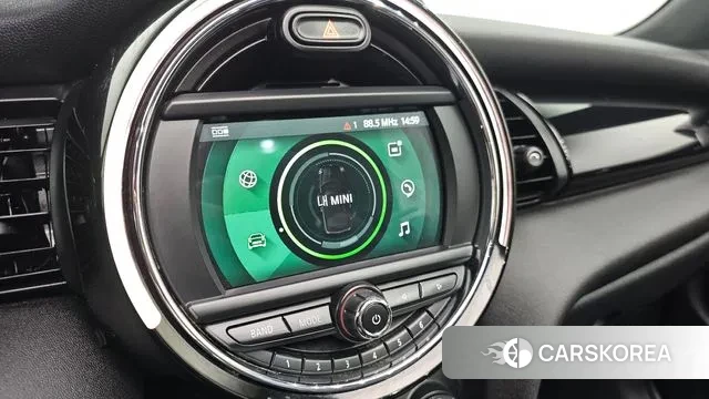 Mini Cooper Convertible 2021 Красный из Кореи, фото 6