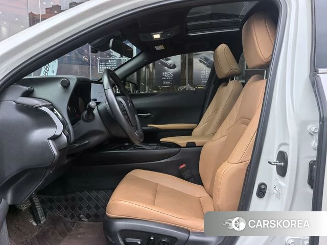 Lexus UX 2023 Белый из Китая, фото 6