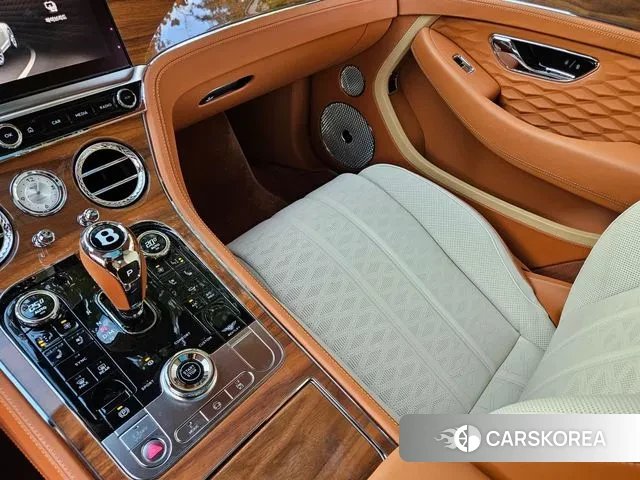 Bentley Continental GT 4th Generation 2025 Белый из Кореи, фото 6