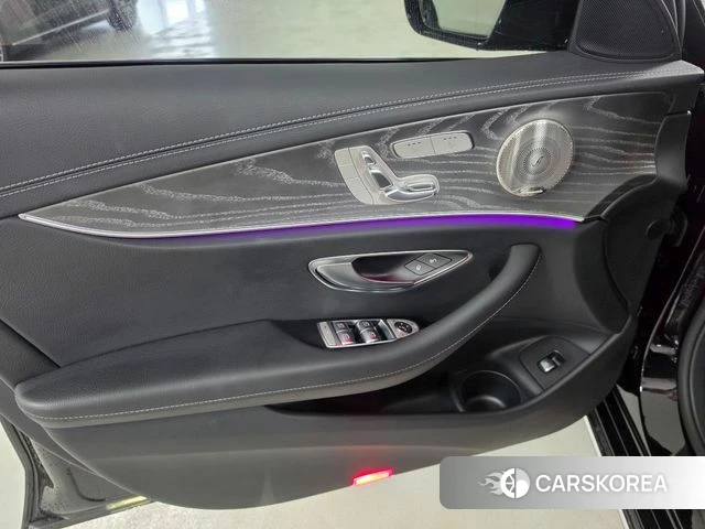 Mercedes-Benz E-Class W213 2023 Черный из Кореи, фото 6