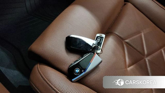 BMW 5 Series (G60) 2024 Белый из Кореи, фото 6