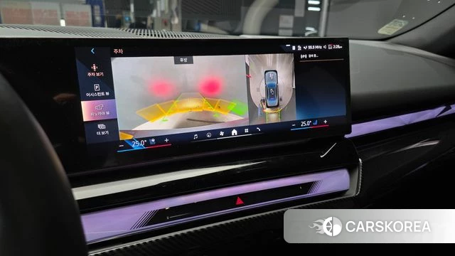 BMW 5 Series (G60) 2023 Светло-серебряный цвет из Кореи, фото 6