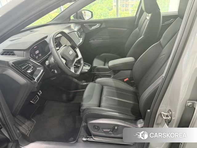 Audi Q4 e-tron 2025 Темно-серый из Китая, фото 6