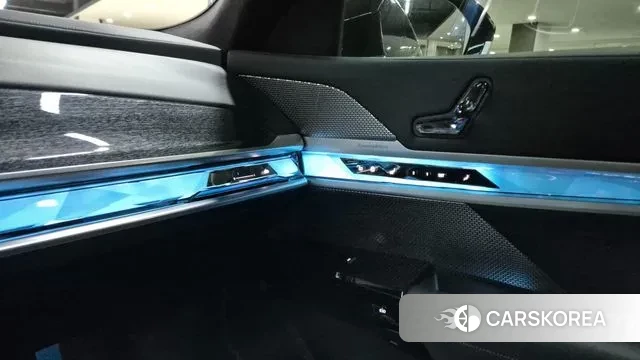 BMW 7 Series (G70) 2023 Черный из Кореи, фото 6