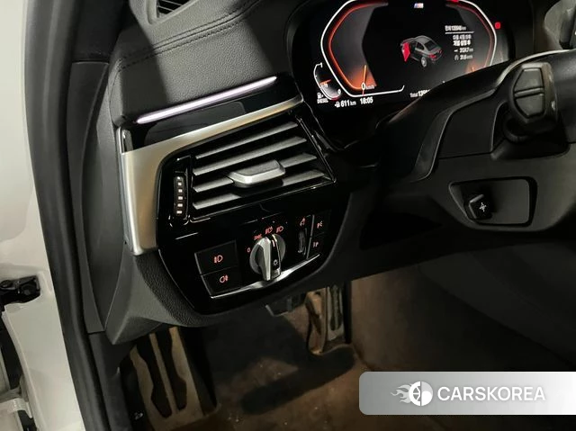 BMW 5 Series (G30) 2019 Белый из Кореи, фото 6