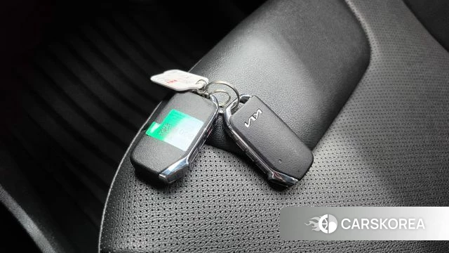Kia Niro Plus 2023 Белый из Кореи, фото 6
